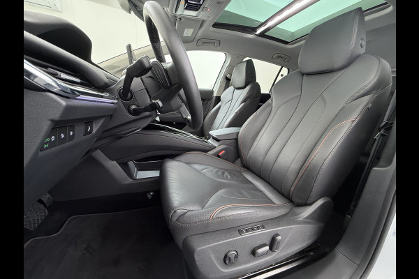 Škoda ENYAQ iV 80 SOH 93% Warmtepomp Panoramadak Leder Adap.Cruise Lmv 21" Elek.Stoel+Memory+Verwarmd Camera Apple Carplay Android Auto Pdc Privacy Glas Matrix-Led DAB Stuur+Achterbankverwarming Draadloze telefoonlader Keyless Dodehoek detectie Dealeronderhouden Origineel Nederlandse Auto Nieuwprijs €59.055,-
