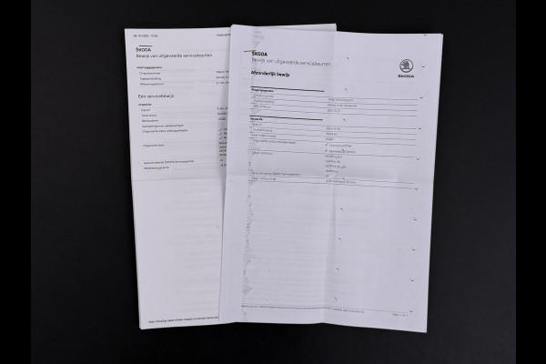 Škoda ENYAQ iV 80 SOH 93% Warmtepomp Panoramadak Leder Adap.Cruise Lmv 21" Elek.Stoel+Memory+Verwarmd Camera Apple Carplay Android Auto Pdc Privacy Glas Matrix-Led DAB Stuur+Achterbankverwarming Draadloze telefoonlader Keyless Dodehoek detectie Dealeronderhouden Origineel Nederlandse Auto Nieuwprijs €59.055,-