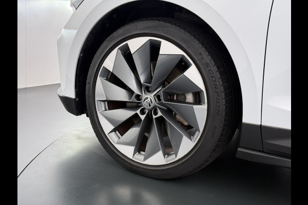 Škoda ENYAQ iV 80 SOH 93% Warmtepomp Panoramadak Leder Adap.Cruise Lmv 21" Elek.Stoel+Memory+Verwarmd Camera Apple Carplay Android Auto Pdc Privacy Glas Matrix-Led DAB Stuur+Achterbankverwarming Draadloze telefoonlader Keyless Dodehoek detectie Dealeronderhouden Origineel Nederlandse Auto Nieuwprijs €59.055,-