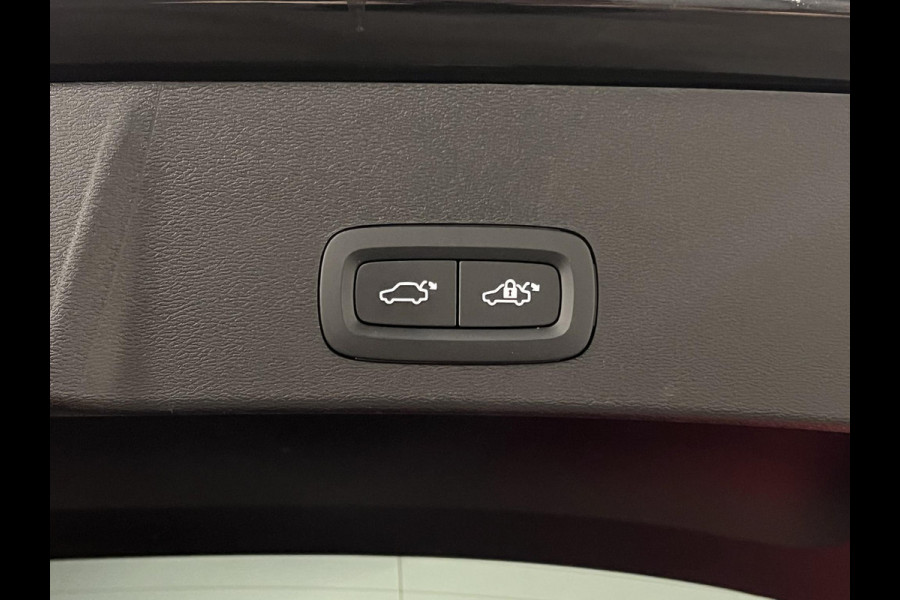 Volvo XC40 1.5 T5 Plug-in hybrid Ultimate Dark Open dak | Adapt. cruise | 360 camera | Stuur-/stoelverwarming | Harman/Kardon | Carplay