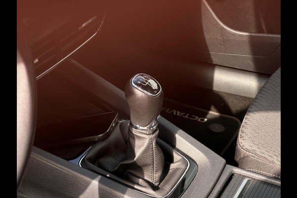 Škoda Octavia Combi 1.0 TSI Business Edition Plus NL-AUTO | PANODAK | NAVI