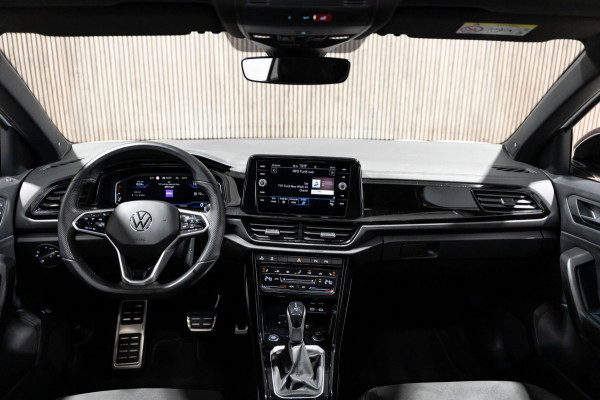 Volkswagen T-Roc 1.5 TSI R-Line IQ DSG PANO CAMERA