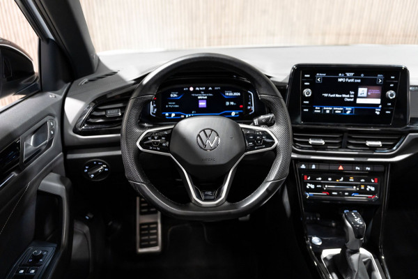 Volkswagen T-Roc 1.5 TSI R-Line IQ DSG PANO CAMERA