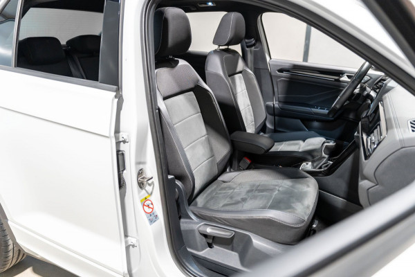 Volkswagen T-Roc 1.5 TSI R-Line IQ DSG PANO CAMERA