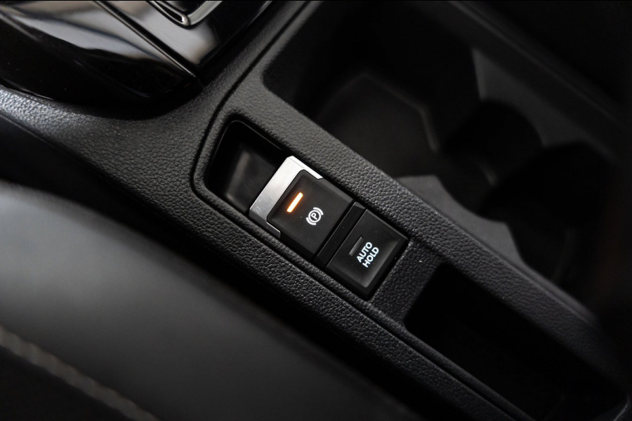 Volkswagen T-Roc 1.5 TSI R-Line IQ DSG PANO CAMERA