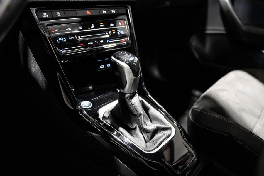 Volkswagen T-Roc 1.5 TSI R-Line IQ DSG PANO CAMERA