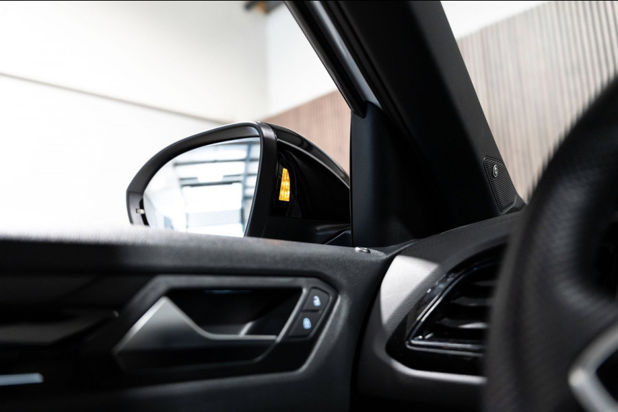 Volkswagen T-Roc 1.5 TSI R-Line IQ DSG PANO CAMERA