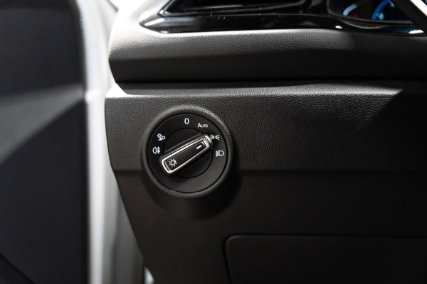 Volkswagen T-Roc 1.5 TSI R-Line IQ DSG PANO CAMERA