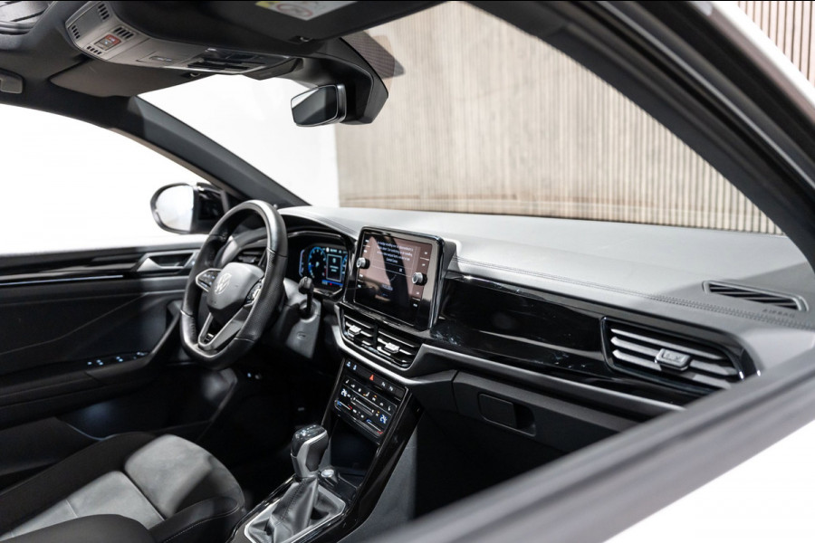 Volkswagen T-Roc 1.5 TSI R-Line IQ DSG PANO CAMERA