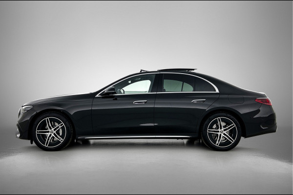 Mercedes-Benz E-Klasse 300 e AMG Plug-In Hybride AMG Line | Panoramadak | Widescreen Dashboard | Burmester® 4D surround sound system | Digil Licht. Inclusief 24 maanden Mercedes-Benz Certified garantie voor Europa.
