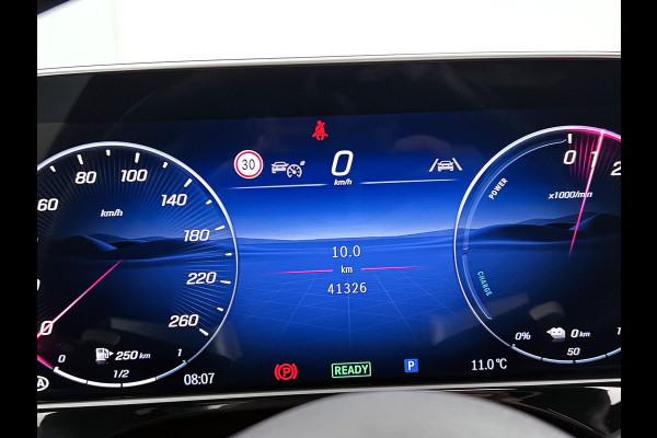Mercedes-Benz E-Klasse 300 e AMG Plug-In Hybride AMG Line | Panoramadak | Widescreen Dashboard | Burmester® 4D surround sound system | Digil Licht. Inclusief 24 maanden Mercedes-Benz Certified garantie voor Europa.