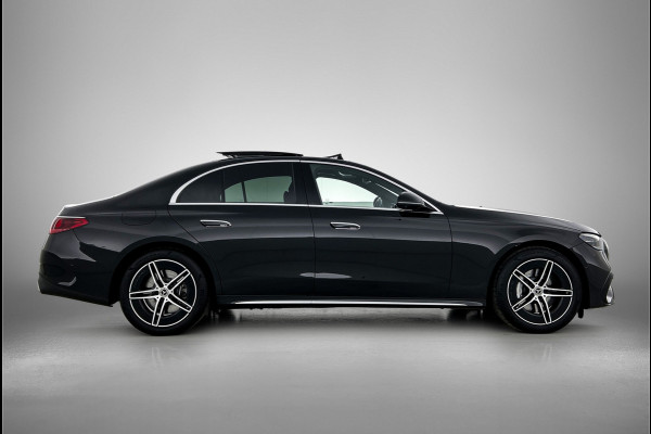 Mercedes-Benz E-Klasse 300 e AMG Plug-In Hybride AMG Line | Panoramadak | Widescreen Dashboard | Burmester® 4D surround sound system | Digil Licht. Inclusief 24 maanden Mercedes-Benz Certified garantie voor Europa.