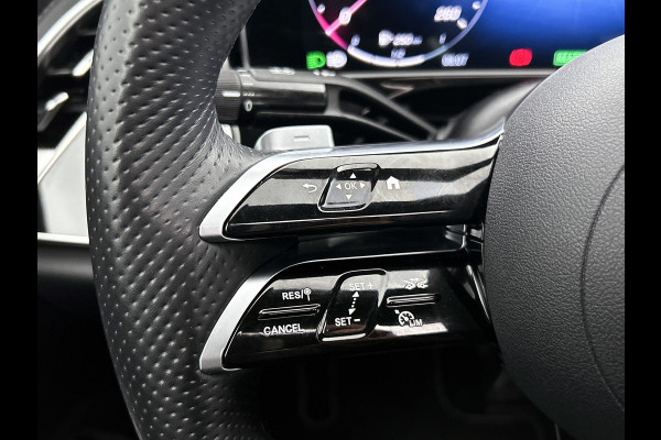 Mercedes-Benz E-Klasse 300 e AMG Plug-In Hybride AMG Line | Panoramadak | Widescreen Dashboard | Burmester® 4D surround sound system | Digil Licht. Inclusief 24 maanden Mercedes-Benz Certified garantie voor Europa.