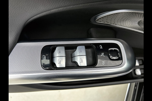 Mercedes-Benz E-Klasse 300 e AMG Plug-In Hybride AMG Line | Panoramadak | Widescreen Dashboard | Burmester® 4D surround sound system | Digil Licht. Inclusief 24 maanden Mercedes-Benz Certified garantie voor Europa.