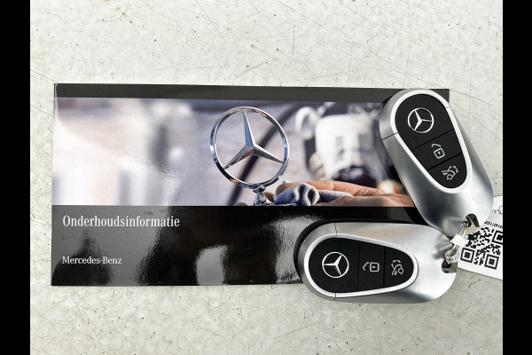 Mercedes-Benz E-Klasse 300 e AMG Plug-In Hybride AMG Line | Panoramadak | Widescreen Dashboard | Burmester® 4D surround sound system | Digil Licht. Inclusief 24 maanden Mercedes-Benz Certified garantie voor Europa.