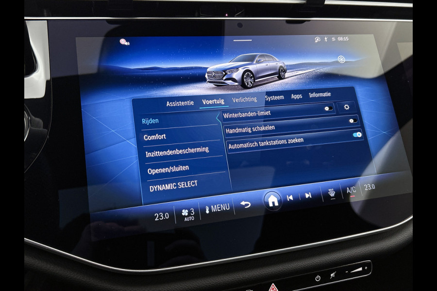 Mercedes-Benz E-Klasse 300 e AMG Plug-In Hybride AMG Line | Panoramadak | Widescreen Dashboard | Burmester® 4D surround sound system | Digil Licht. Inclusief 24 maanden Mercedes-Benz Certified garantie voor Europa.