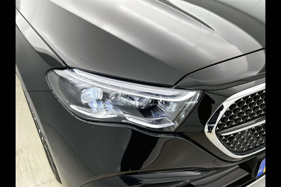 Mercedes-Benz E-Klasse 300 e AMG Plug-In Hybride AMG Line | Panoramadak | Widescreen Dashboard | Burmester® 4D surround sound system | Digil Licht. Inclusief 24 maanden Mercedes-Benz Certified garantie voor Europa.