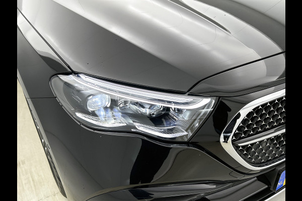 Mercedes-Benz E-Klasse 300 e AMG Plug-In Hybride AMG Line | Panoramadak | Widescreen Dashboard | Burmester® 4D surround sound system | Digil Licht. Inclusief 24 maanden Mercedes-Benz Certified garantie voor Europa.