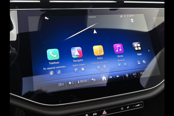 Mercedes-Benz E-Klasse 300 e AMG Plug-In Hybride AMG Line | Panoramadak | Widescreen Dashboard | Burmester® 4D surround sound system | Digil Licht. Inclusief 24 maanden Mercedes-Benz Certified garantie voor Europa.