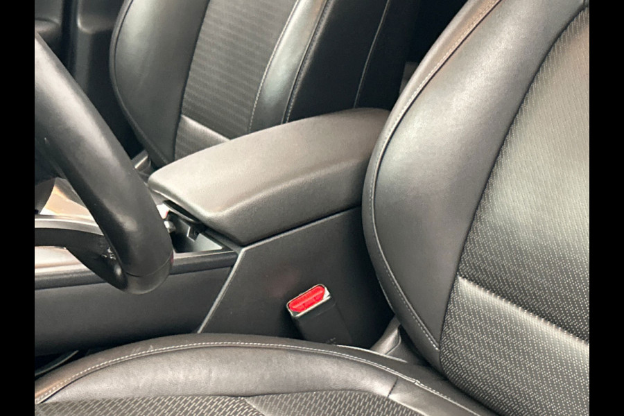 Hyundai Kona EV Premium 64 kWh | Leder | Camera | Stoelverwarming/Koeling | Origineel NL