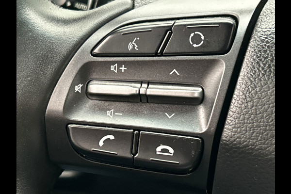 Hyundai Kona EV Premium 64 kWh | Leder | Camera | Stoelverwarming/Koeling | Origineel NL