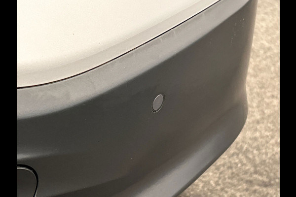 Hyundai Kona EV Premium 64 kWh | Leder | Camera | Stoelverwarming/Koeling | Origineel NL