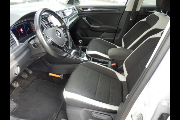 Volkswagen T-Roc 1.5 TSI 150PK | Sport | Clima | ParkPilot |