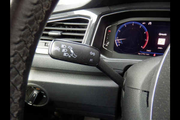 Volkswagen T-Roc 1.5 TSI 150PK | Sport | Clima | ParkPilot |