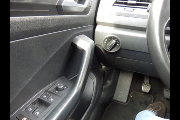 Volkswagen T-Roc 1.5 TSI 150PK | Sport | Clima | ParkPilot |