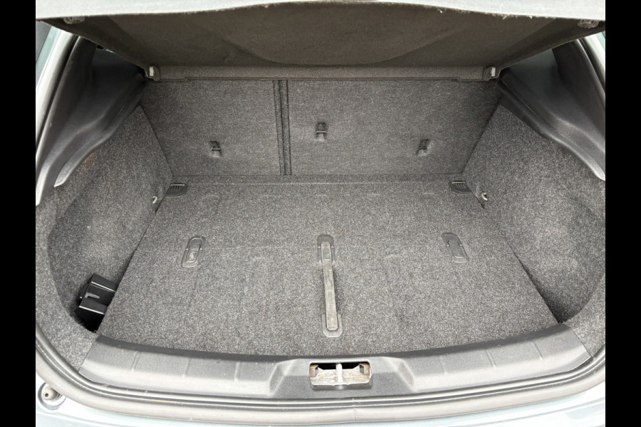 Volvo V40 1.5 T3 R-Design | Stoelverwarming | Prijs Rijklaar!!