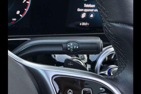 Mercedes-Benz GLA 200 Luxury Line | Trekhaak | Pano | Ambient Light | Camera | 18 inch