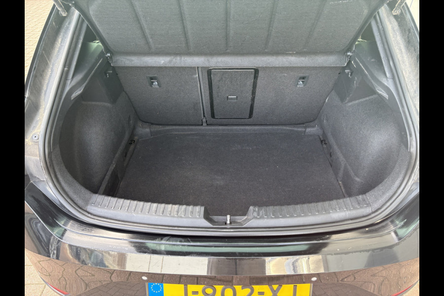 Seat Leon 1.5 TSi 150pk FR Launch Edition CAMERA/KEYLESS/CARPLAY/ADAPT/CRUISE/PDC/18INCH