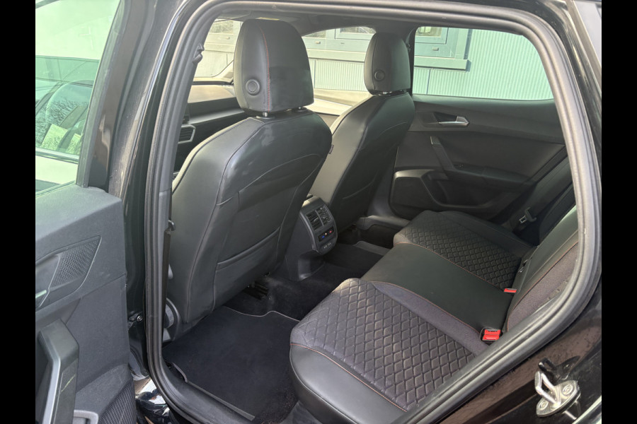 Seat Leon 1.5 TSi 150pk FR Launch Edition CAMERA/KEYLESS/CARPLAY/ADAPT/CRUISE/PDC/18INCH