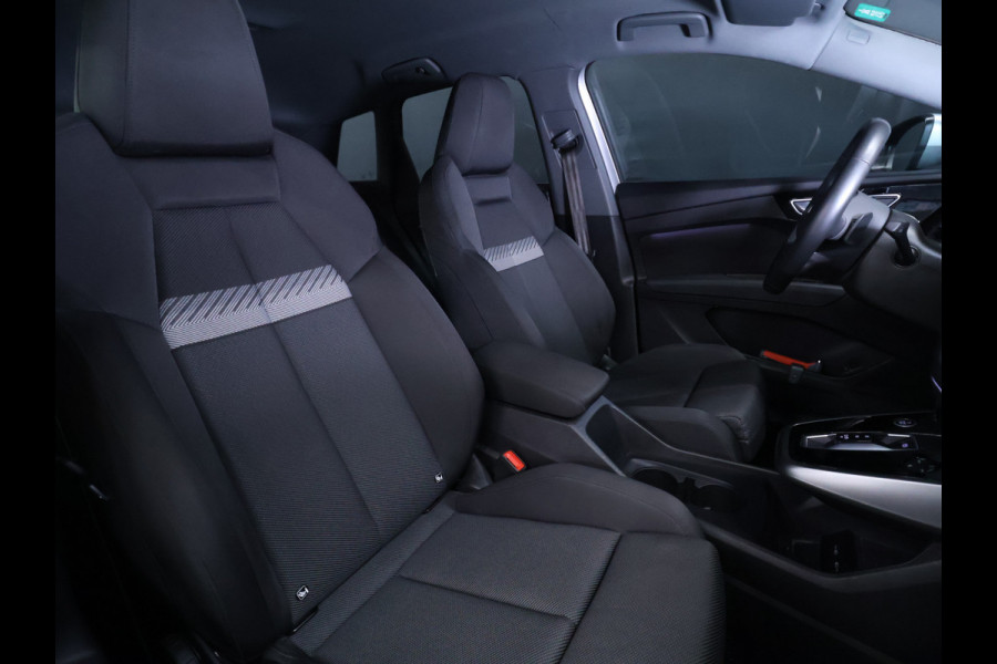 Audi Q4 e-tron 40 Advanced edition 77 kWh [TREKHAAK, ADAPTIVE CRUISE CONTROL, APPLE CARPLAY, ANDROID AUTO, PDC ACHTER, STOELVERWARMING, ELEKTRISCHE ACHTERKLEP, NIEUWSTAAT]