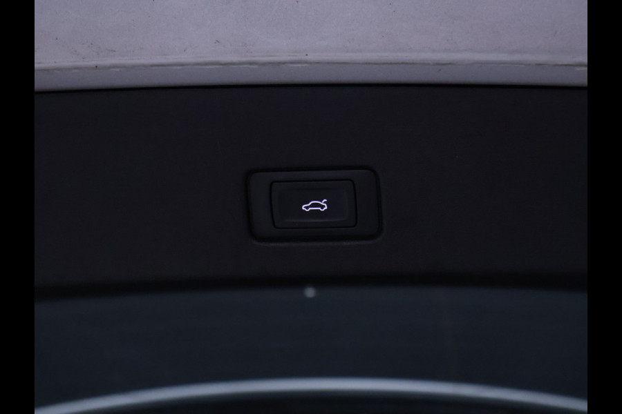 Audi Q4 e-tron 40 Advanced edition 77 kWh [TREKHAAK, ADAPTIVE CRUISE CONTROL, APPLE CARPLAY, ANDROID AUTO, PDC ACHTER, STOELVERWARMING, ELEKTRISCHE ACHTERKLEP, NIEUWSTAAT]