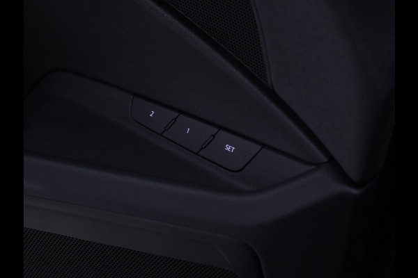 Audi e-tron 55 quattro Business edition 95 kWh [LUCHTVERING, MEMORY SEATS, CRUISE CONTROL, BLUETOOTH TELEFOON, ACHTERUITRIJCAMERA, PDC V+A, STOELVERWARMING, NIEUWSTAAT]