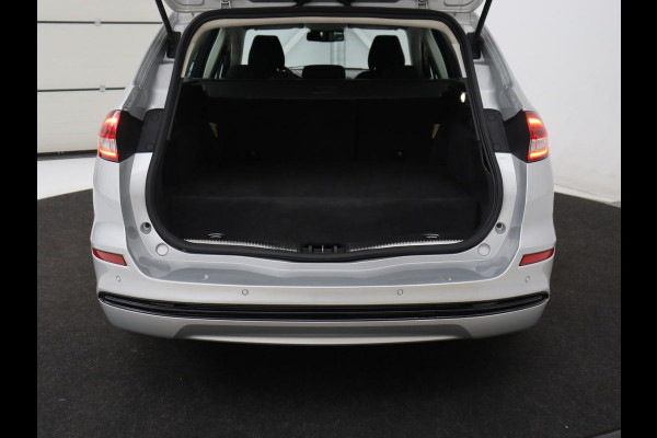 Ford Mondeo 2.0 IVCT HEV Titanium | Stoelverwarming | Carplay | Keyless | Navigatie | Verwarmde voorruit | Parkeerhulp | DAB | Climate control | Cruise control