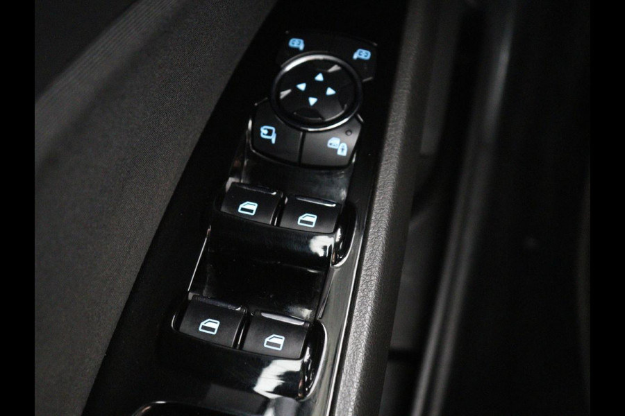 Ford Mondeo 2.0 IVCT HEV Titanium | Stoelverwarming | Carplay | Keyless | Navigatie | Verwarmde voorruit | Parkeerhulp | DAB | Climate control | Cruise control