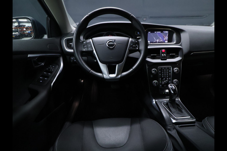 Volvo V40 1.5 T2 Polar+ [CRUISE CONTROL, BLUETOOTH TELEFOON, PDC ACHTER, STOELVERWARMING, AUTOMATISCHE AIRCO, LED KOPLAMPEN, NIEUWSTAAT]