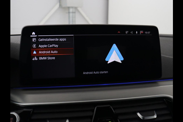 BMW 5 Serie 530d M Sport | Schuifdak | Head-Up | Nappaleder | Trekhaak | Adaptive cruise | Laserlicht | Camera | Stoelverwarming | Navigatie | 20'' | Sfeerverlichting | Park Assist | Origineel NL