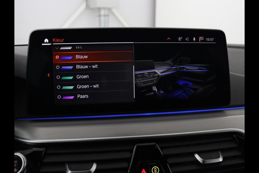 BMW 5 Serie 530d M Sport | Schuifdak | Head-Up | Nappaleder | Trekhaak | Adaptive cruise | Laserlicht | Camera | Stoelverwarming | Navigatie | 20'' | Sfeerverlichting | Park Assist | Origineel NL