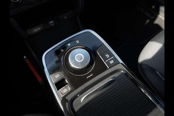 Kia e-Niro DynamicLine 64 kWh | Nederlandse dealer onderhouden auto | Navigatie | Clima |