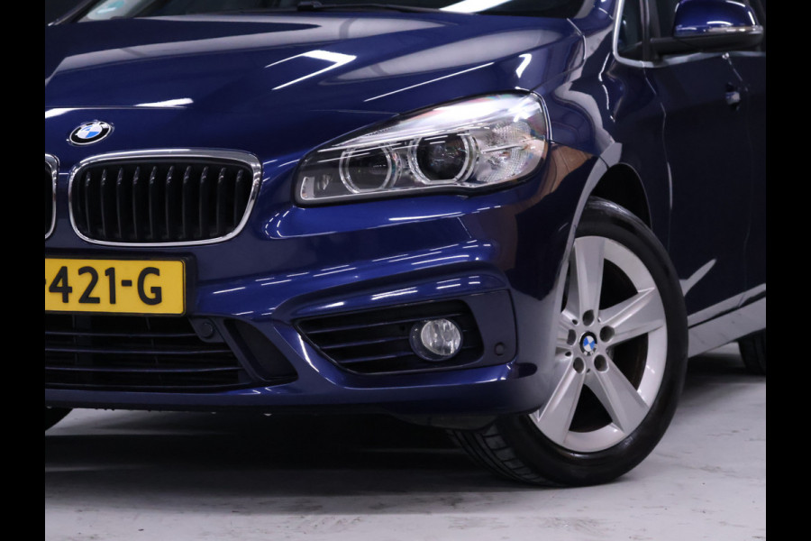 BMW 2 Serie Gran Tourer 218i 7p. Corporate Lease Executive [TREKHAAK, CRUISE CONTROL, BLUETOOTH TELEFOON, ACHTERUITRIJCAMERA, PDC V+A, STOELVERWARMING, 7-ZITTER, NIEUWTSAAT]