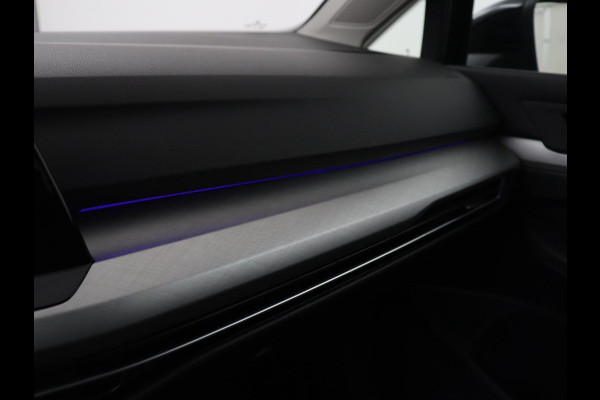 Volkswagen Golf 1.0 eTSI Life | Camera | Massage | Carplay | Adaptive cruise | Memory | Navigatie | Sfeerverlichting | Side Assist | File Assistent | Climate control | Park Assist | Getint glas