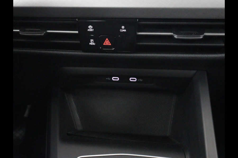 Volkswagen Golf 1.0 eTSI Life | Camera | Massage | Carplay | Adaptive cruise | Memory | Navigatie | Sfeerverlichting | Side Assist | File Assistent | Climate control | Park Assist | Getint glas
