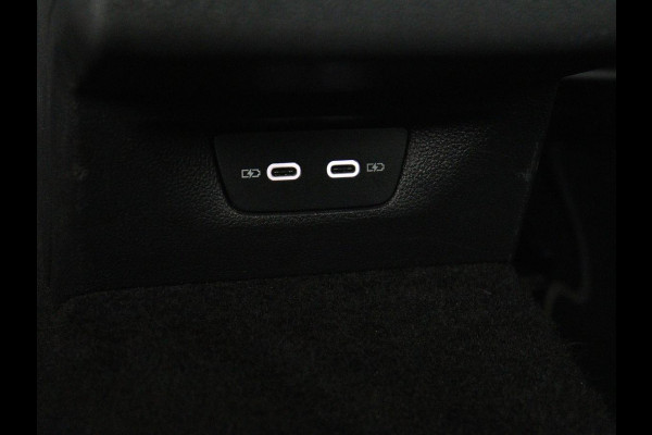 Volkswagen Golf 1.0 eTSI Life | Camera | Massage | Carplay | Adaptive cruise | Memory | Navigatie | Sfeerverlichting | Side Assist | File Assistent | Climate control | Park Assist | Getint glas