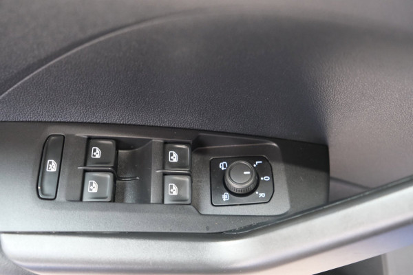 Volkswagen T-Cross 1.0 TSI Life - N.A.P. Airco, Cruise, Carplay, Camera, PDC.