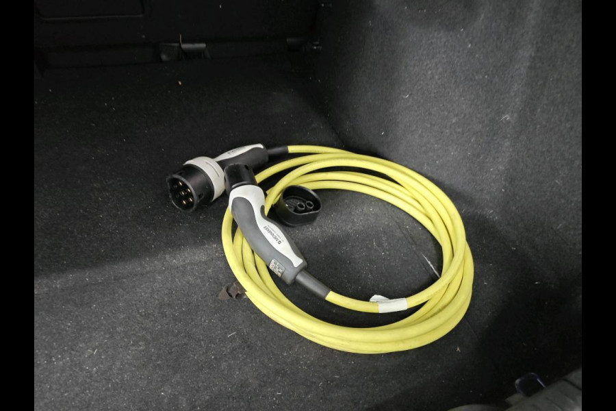 Volkswagen ID.4 First 77 kWh NL-AUTO | WARMTEPOMP | TREKHAAK