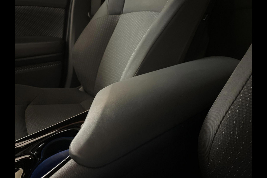 Toyota C-HR 1.8 Hybrid Business Intro AUTOMAAT AIRCO NAVI CRUISE BLUETOOTH 18 INCH VELGEN TREKHAAK PRIVACYGLAS ZEER NETTE AUTO