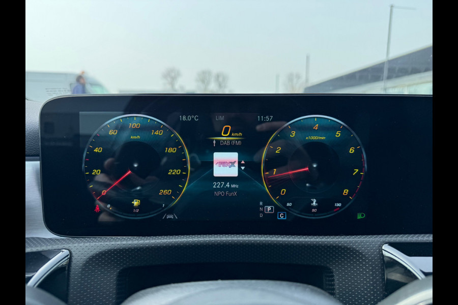 Mercedes-Benz A-Klasse 180 AMG 2021 Panorama Sfeerver. Memory